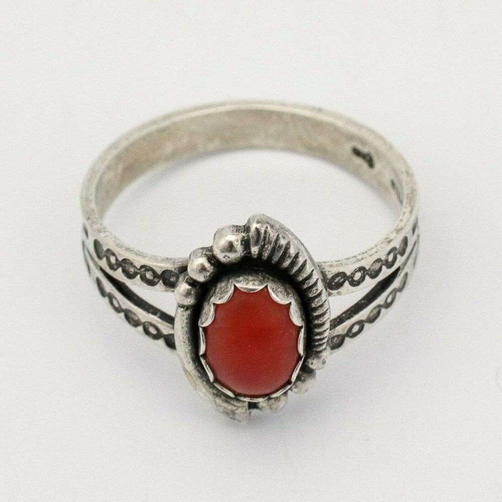 Vintage Native American Navajo Etched Band Sterling Silver 925 Coral Ring Size 7